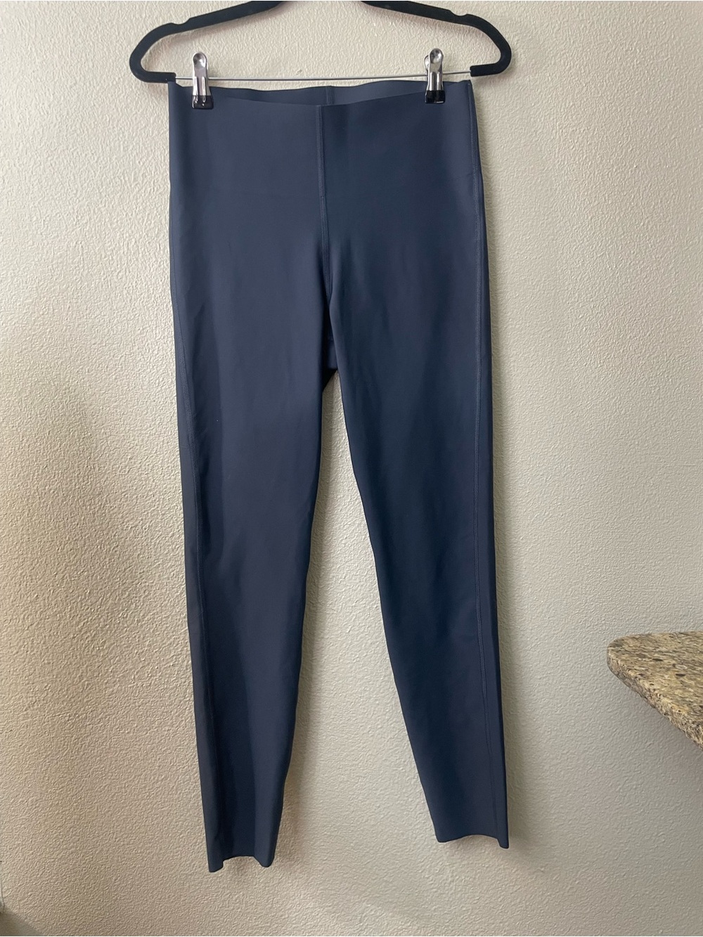 Old Navy PowerSoft Sculpt High Rise Leggings M Dark Gray Charcoal Go-Dry Yoga